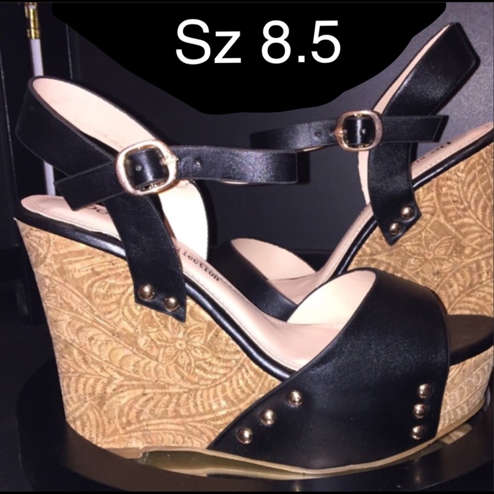 Gorgeous black wedges